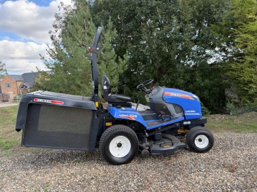 ISEKI SXG326 LOW TIP COLLECTOR RIDE ON MOWER DIESEL LOW HOURS 680 JUST SERVICED for sale