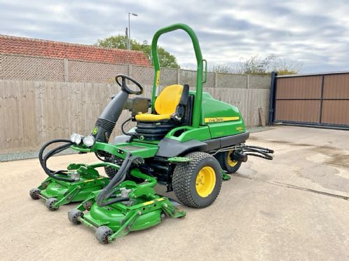 2018 JOHN DEERE 7400A 3 GANG POD WIDE AREA RIDE ON LAWN MOWER for sale