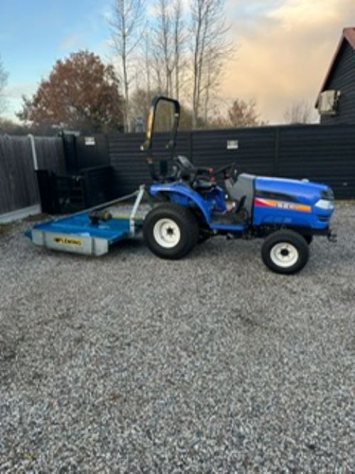 Iseki TH4335 Compact tractor and Topper with only 74 hours for sale