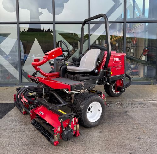 Toro RM3100-D Sidewinder Triple Mower for sale