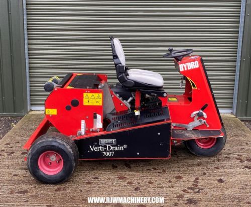 Redexim Verti-drain 7007 ride on aerator, 18hp for sale