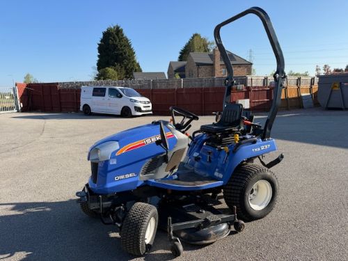 ISEKI TXG 237 SUB COMPACT TRACTOR WITH MID MOUNTED DECK RIDE ON MOWER for sale