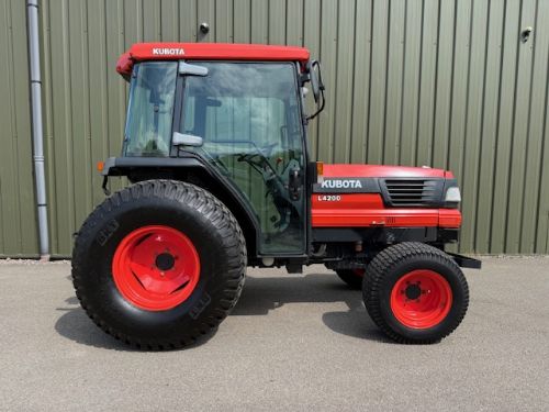 KUBOTA L4200 COMPACT TRACTOR WITH CAB 4X4 DIESEL ENGINE GREAT FOR GOLF COURSE for sale