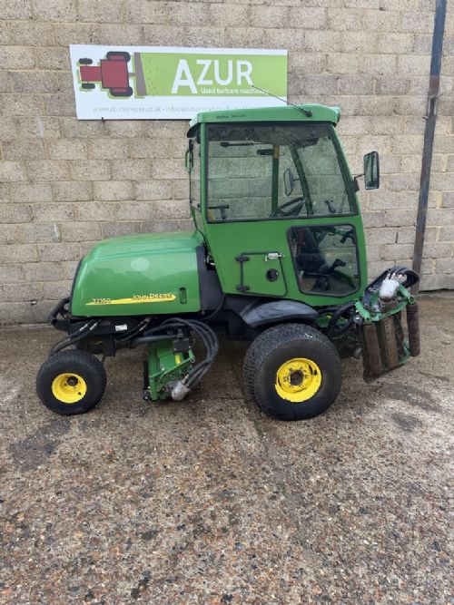 John Deere 3235C 5 unit cylinder mower with Cab for sale