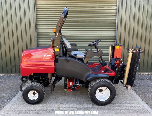 Toro LT3340 Triple cylinder mower, year 2018 - 2009 hrs, 35hp for sale