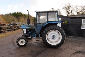 Ford 4610 2WD with Power Steering Tractor for sale
