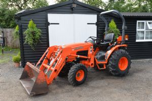 2009 Kubota B3030 Compact Tractor with Front Loader for sale